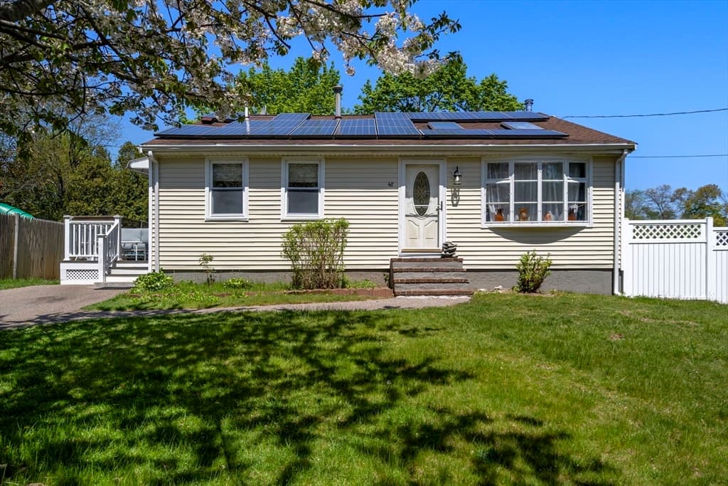 48 Loring St photo 3