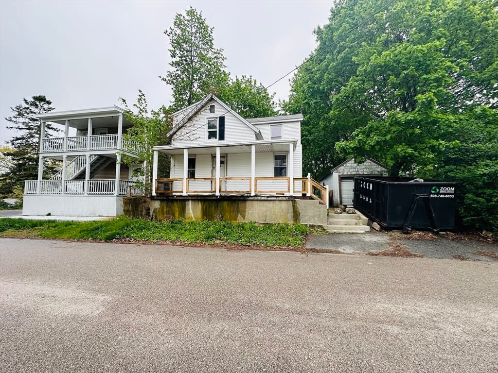 28 Angell St photo 4