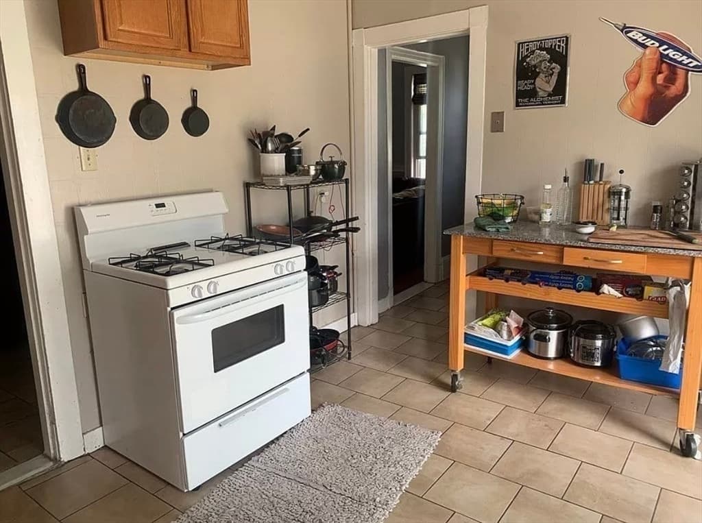 32 Newcastle Rd #1