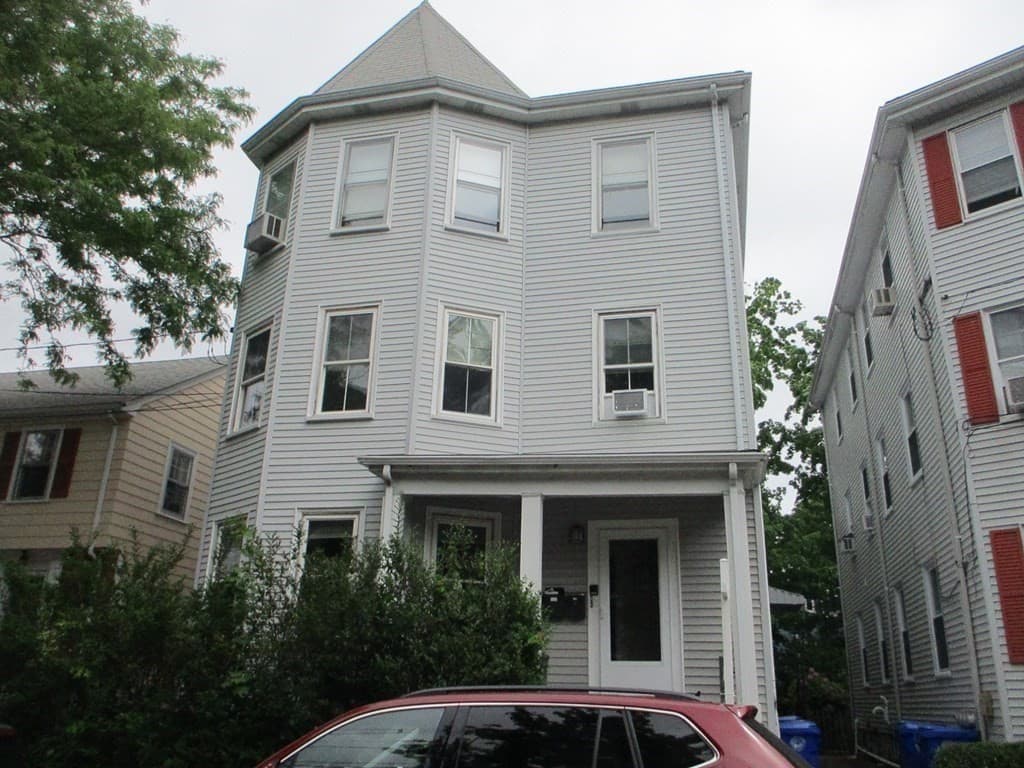60 Chestnut St #1
