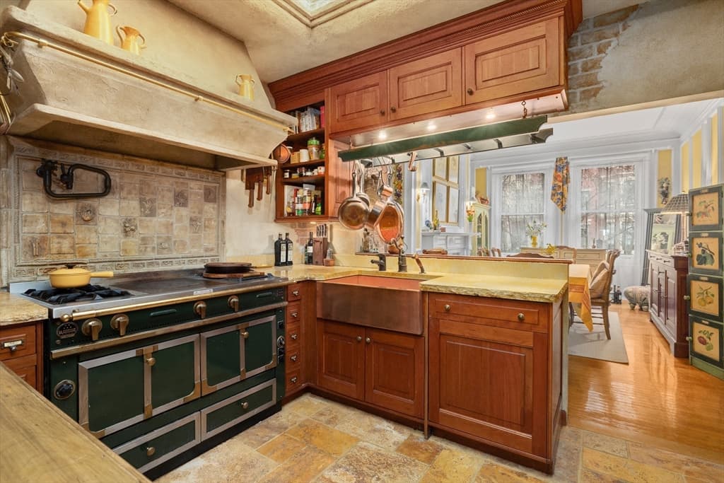 359 Beacon St #2 photo 3