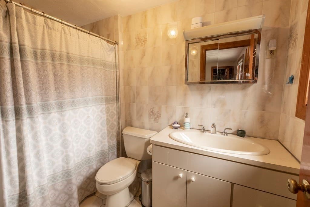 182 Kittredge Street photo 5