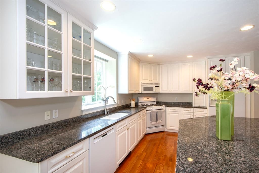 33 Azalea Way photo 5