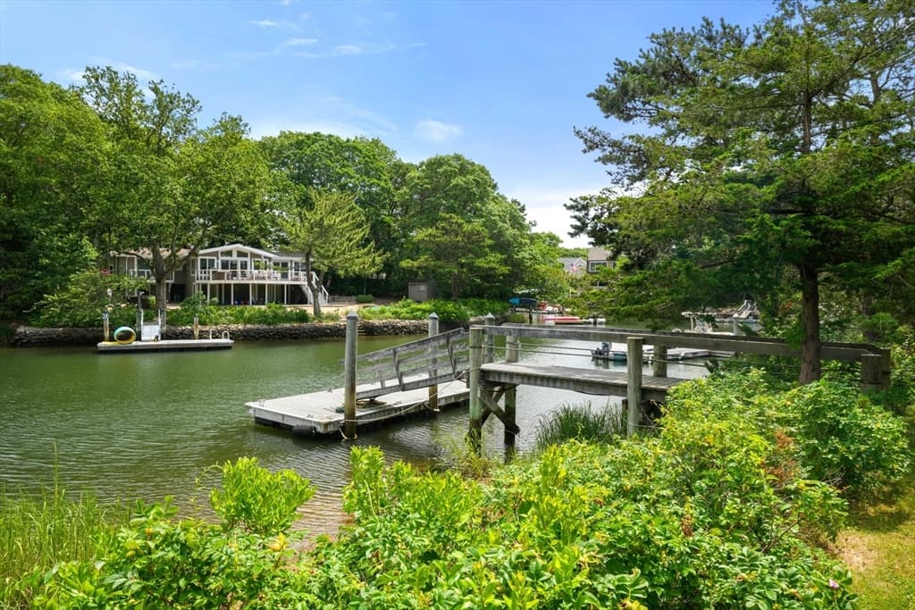 112 Wading Place Rd