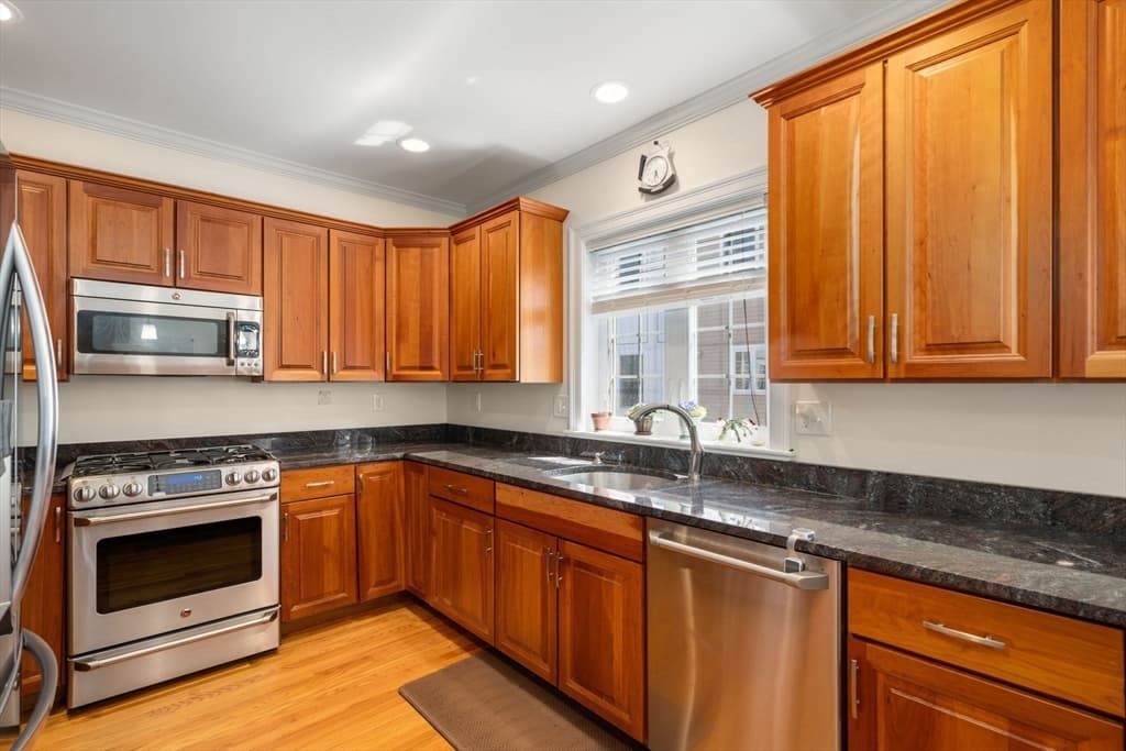 71 South St #1 photo 4