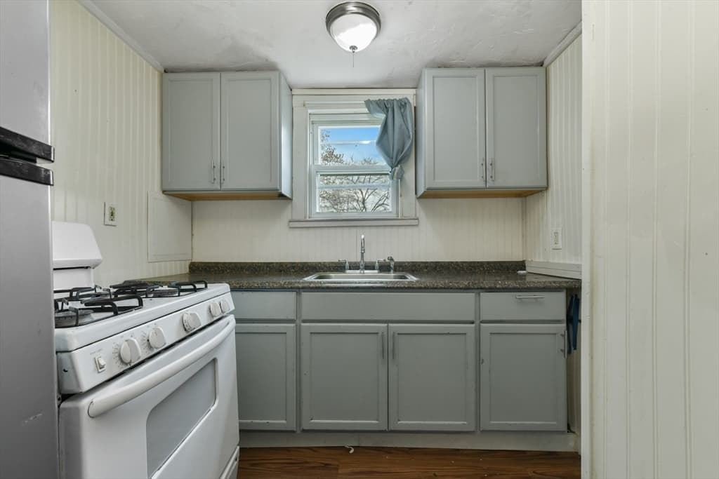 15 Chisholm Avenue photo 2