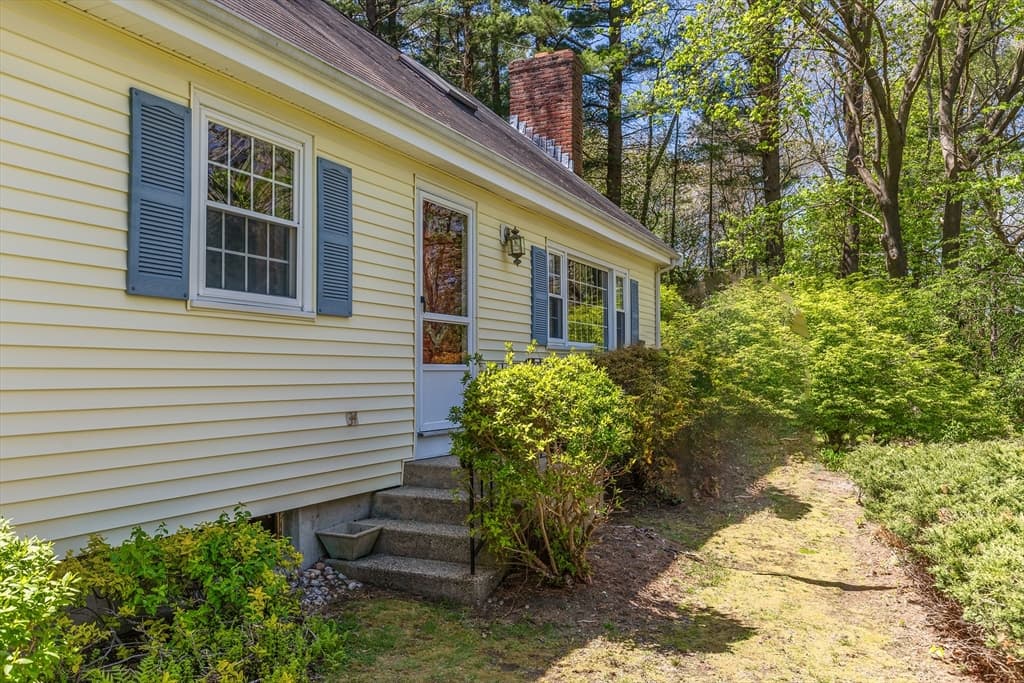 34 Carleton Rd. photo 2