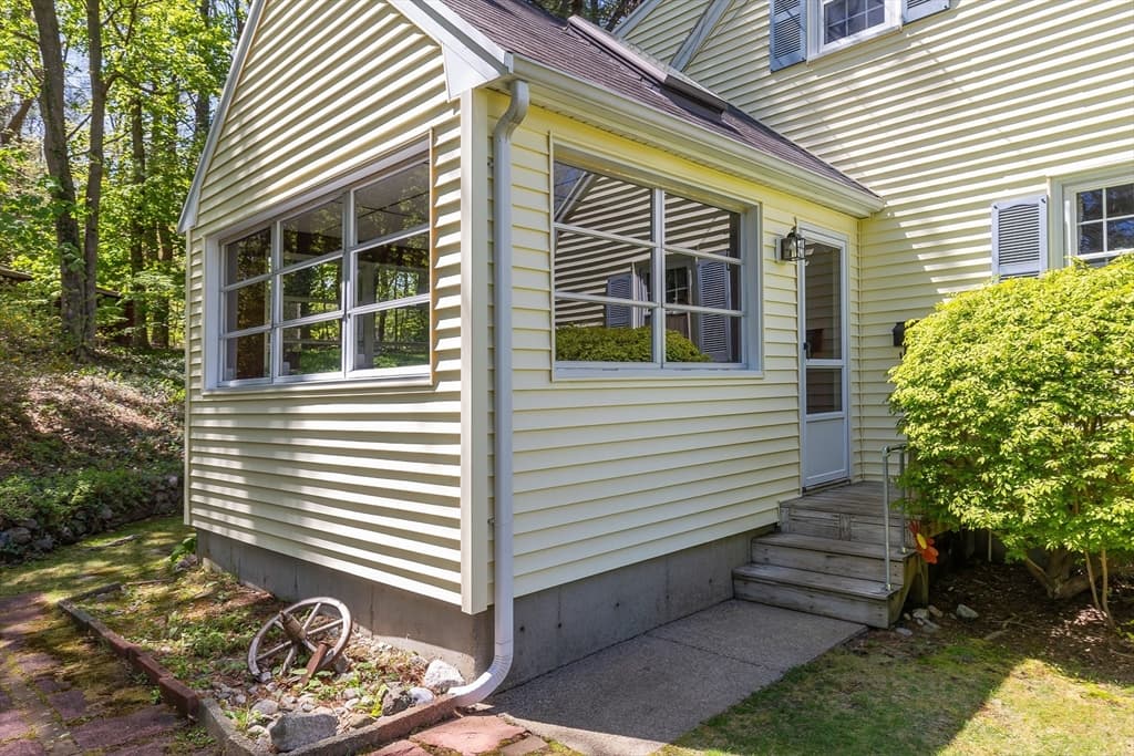 34 Carleton Rd. photo 3