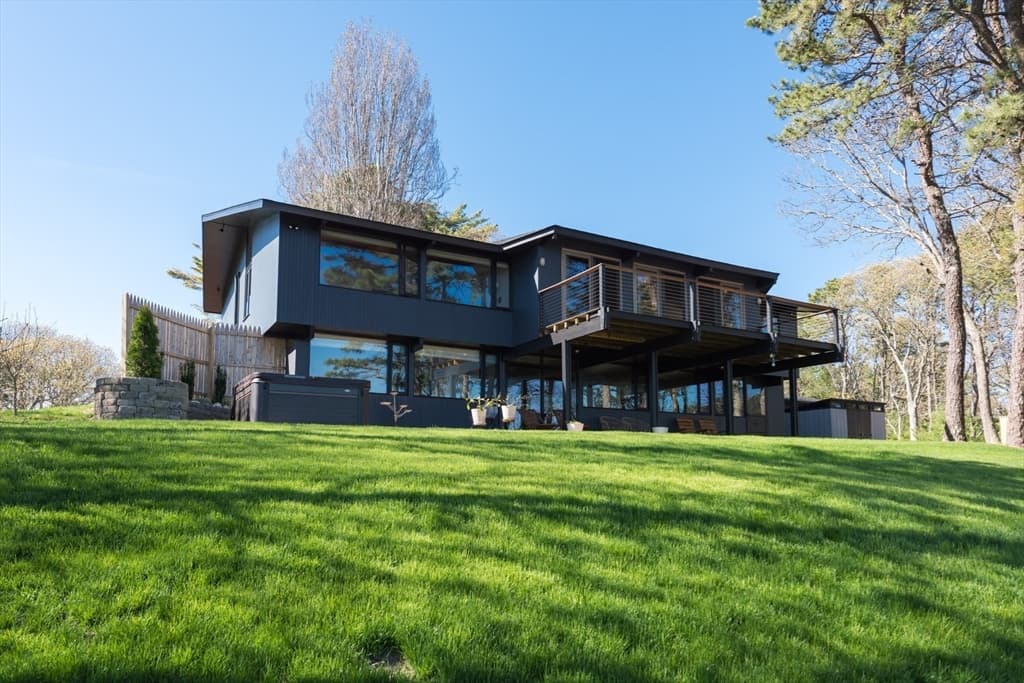 20 Maritime Dr photo 3