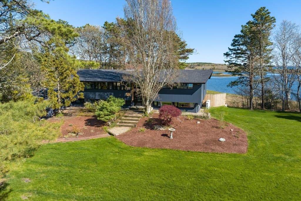20 Maritime Dr