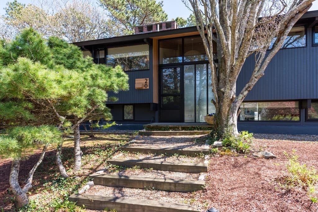 20 Maritime Dr photo 5