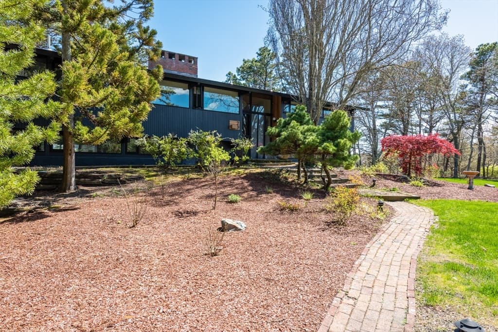 20 Maritime Dr photo 4