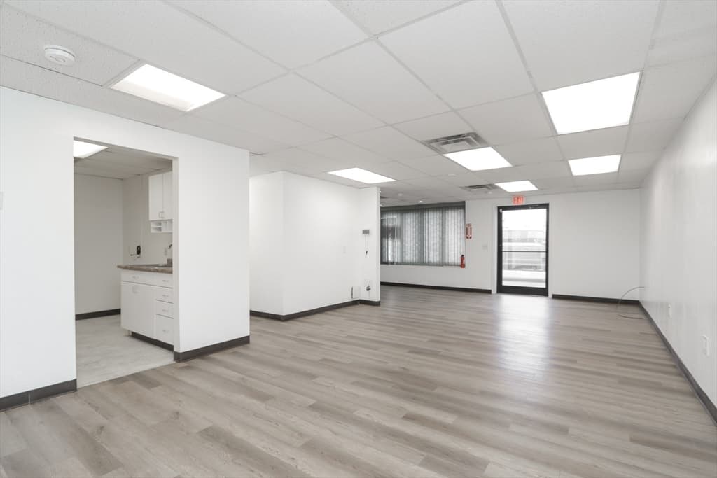 401 Broadway St #401 photo 3