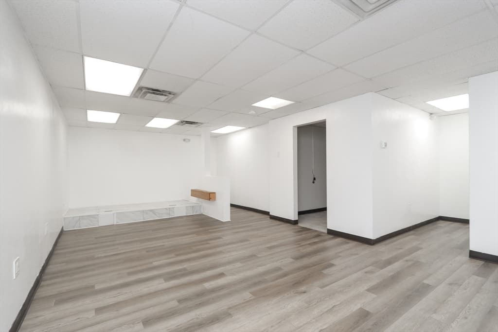 401 Broadway St #401 photo 5