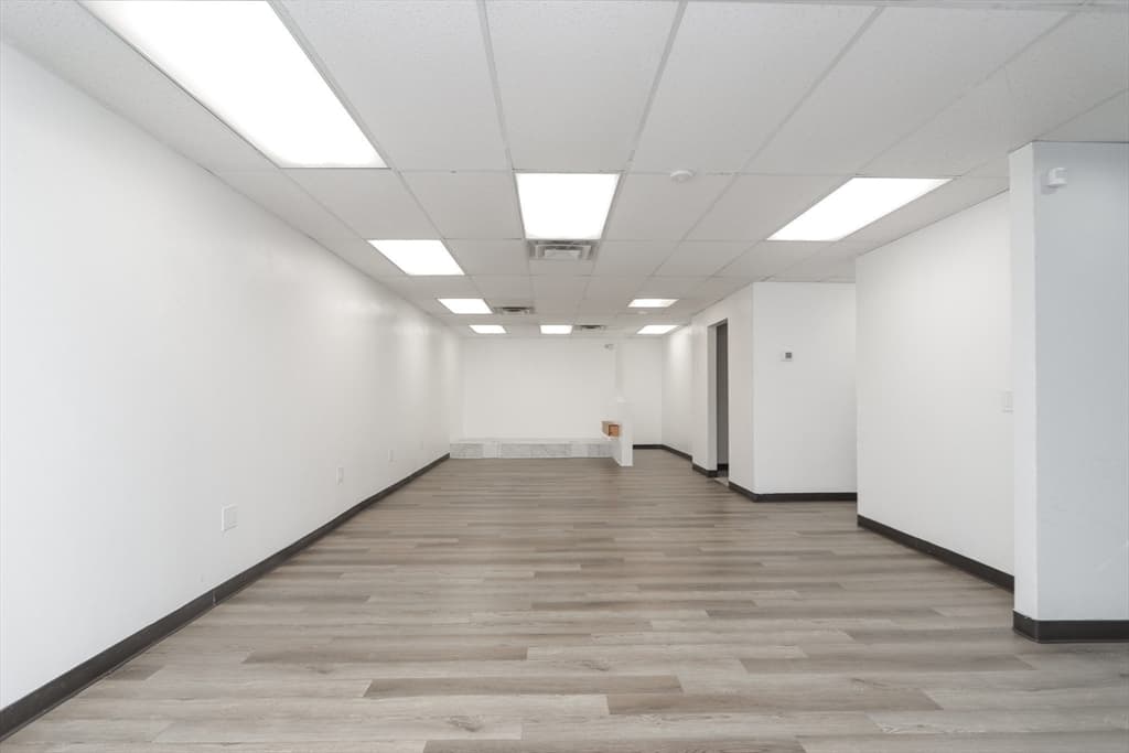 401 Broadway St #401 photo 4