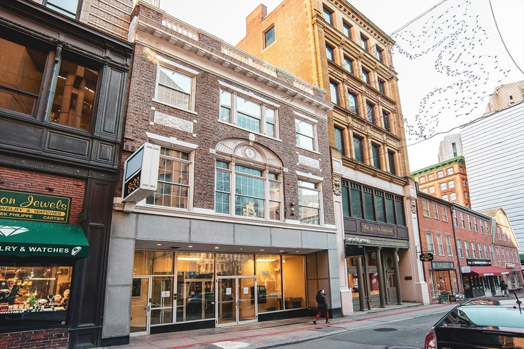 19 School St