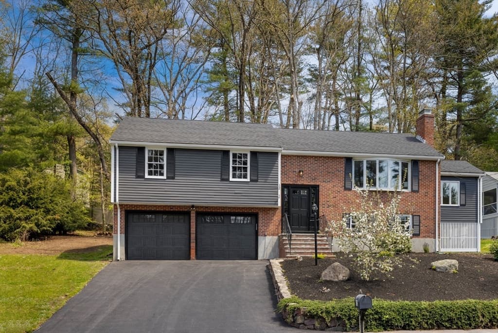 12 Ivanhoe Dr
