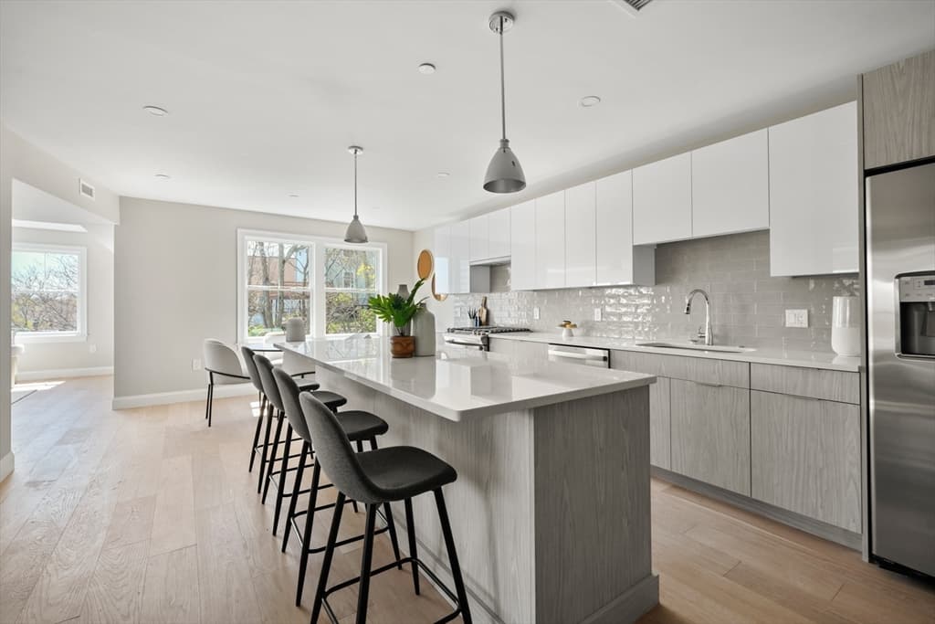 5205 Washington #206 photo 2