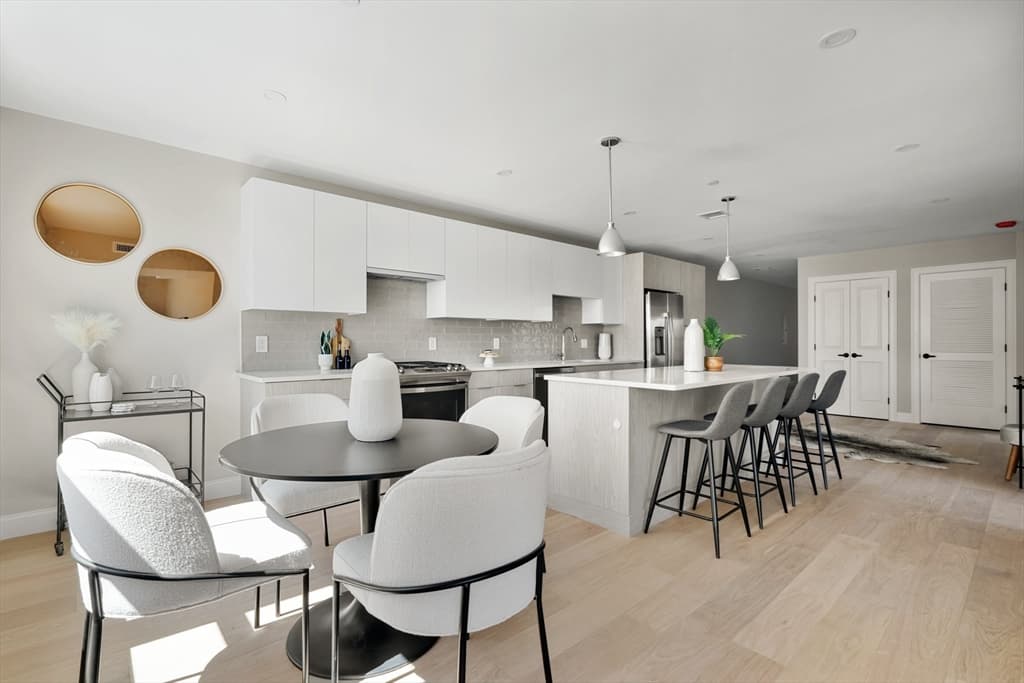 5205 Washington #206