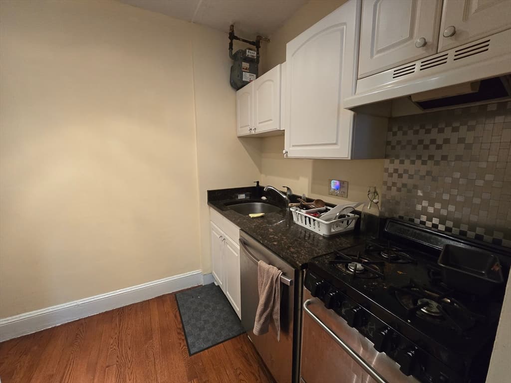 66 Queensberry #119 photo 3