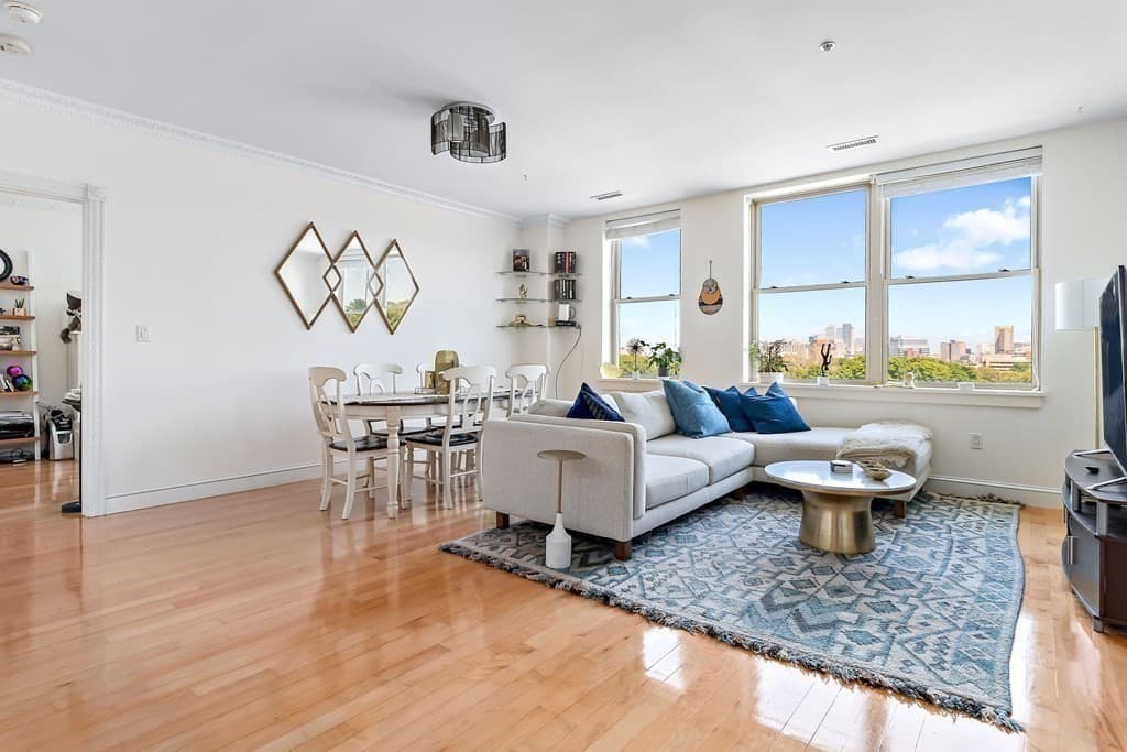 323 Boylston St #602 photo 2