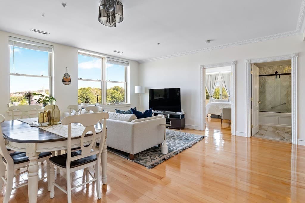 323 Boylston St #602 photo 3