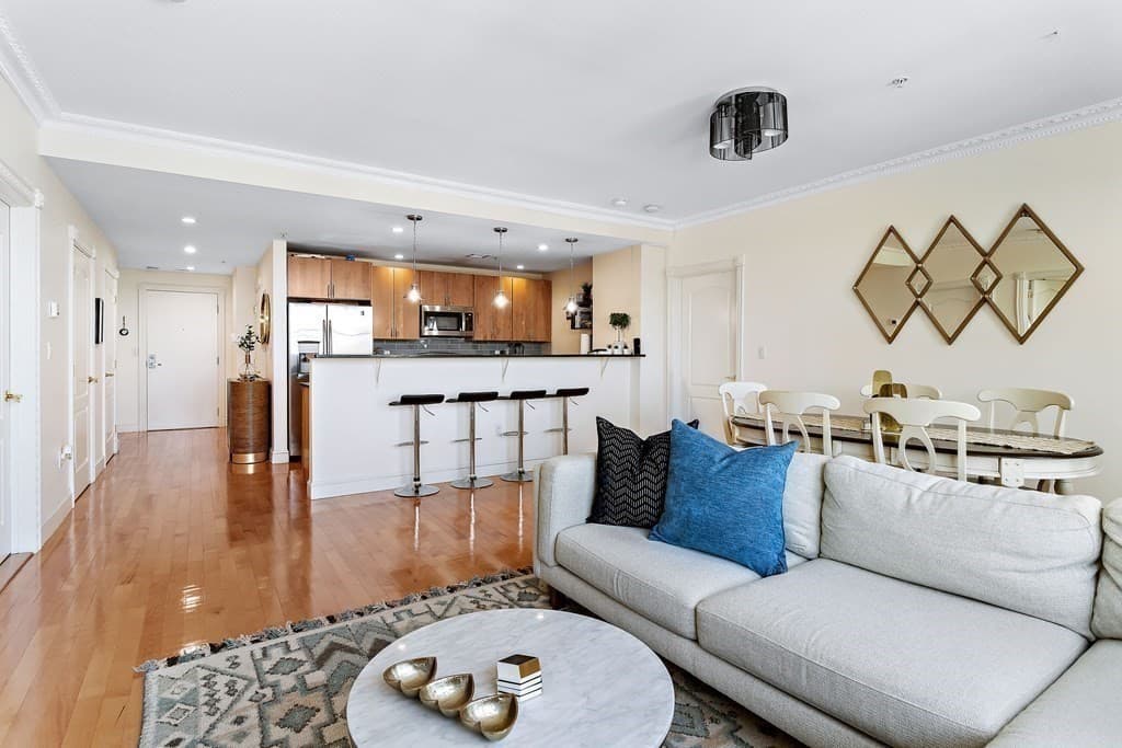323 Boylston St #602