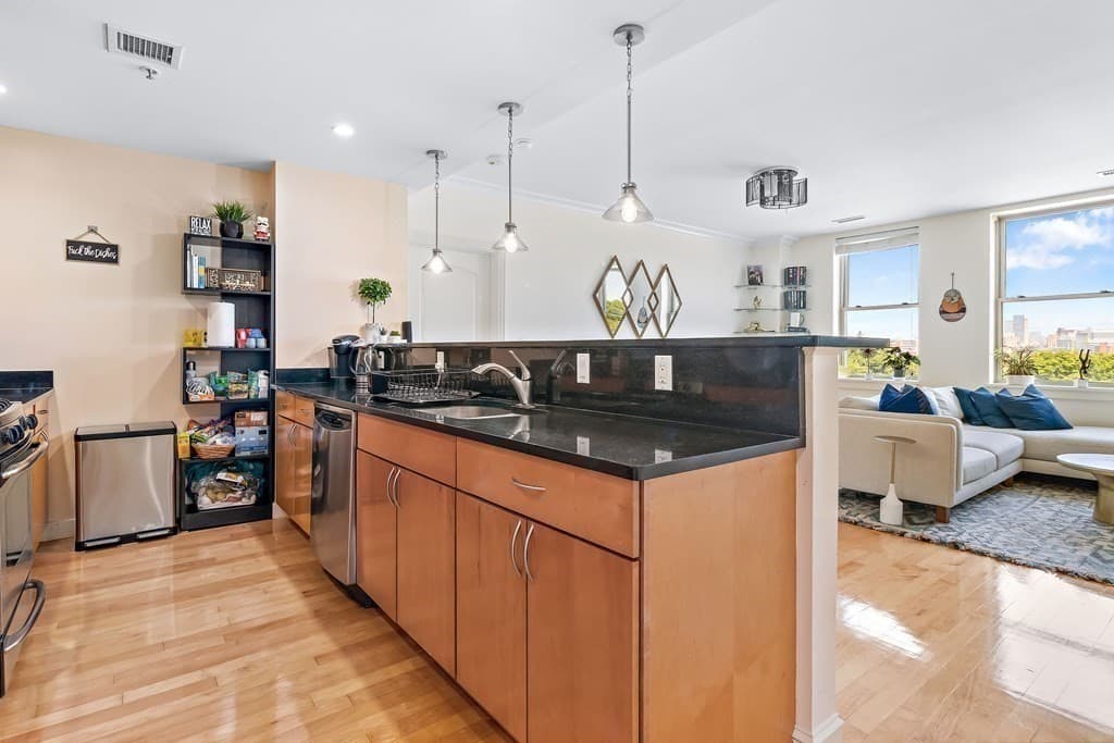 323 Boylston St #602 photo 4