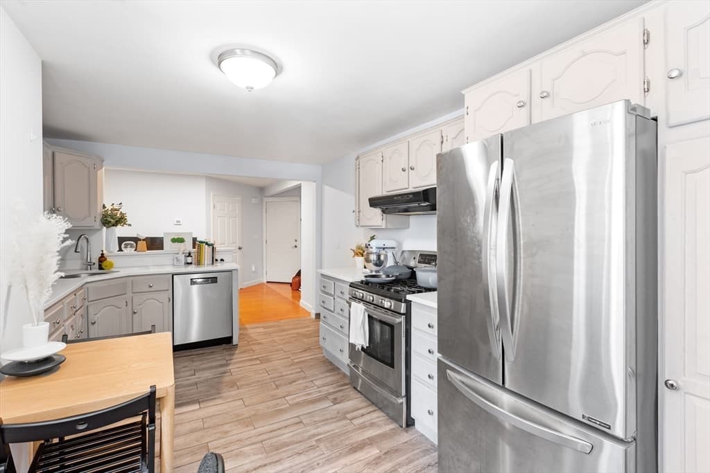 651 East 7th Street photo 4
