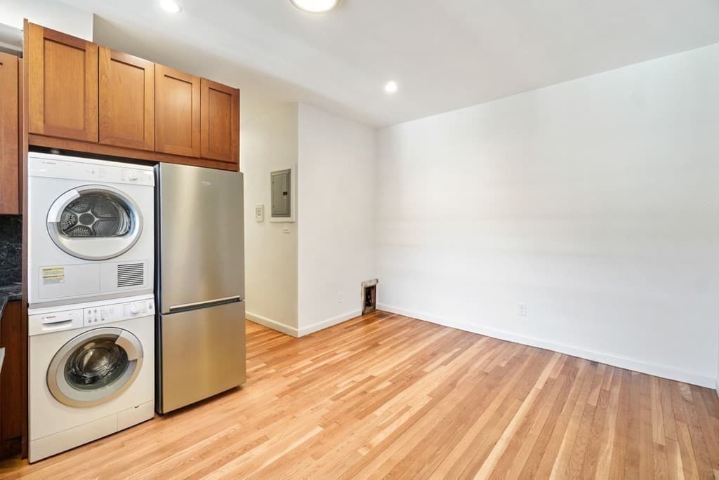 78 Philips St #8 photo 3