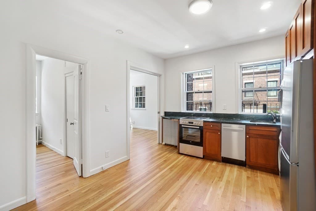 78 Philips St #8