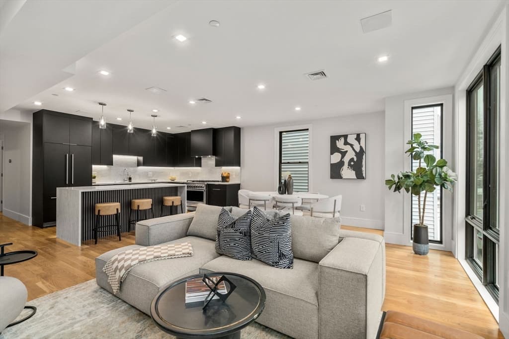 8 Mercer #3