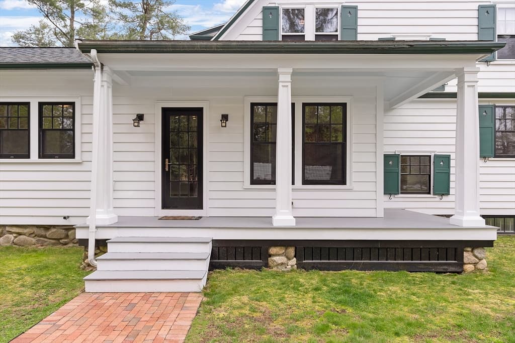 62 Windsor Ave photo 5