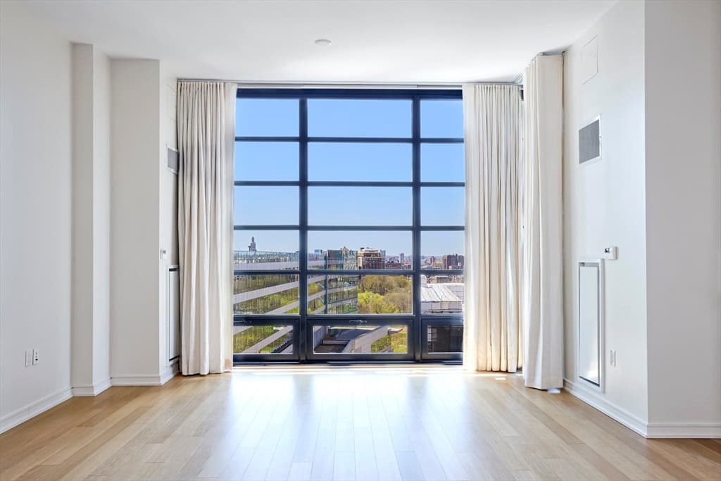 580 Washington St #Penthouse A photo 2