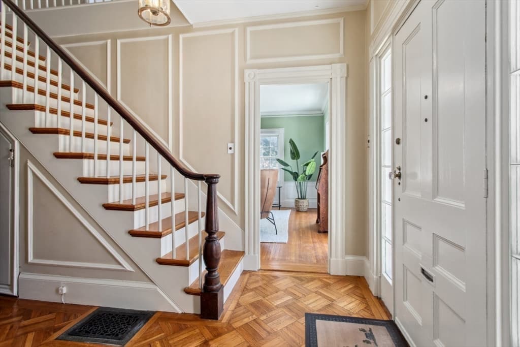 484 Summer Avenue photo 3