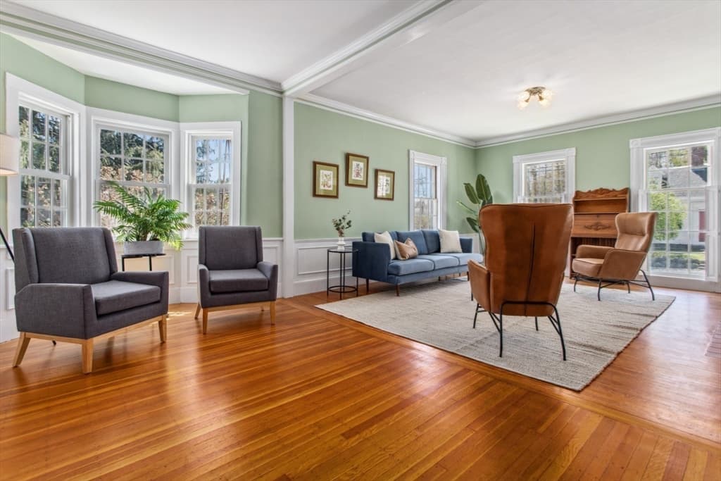 484 Summer Avenue photo 4