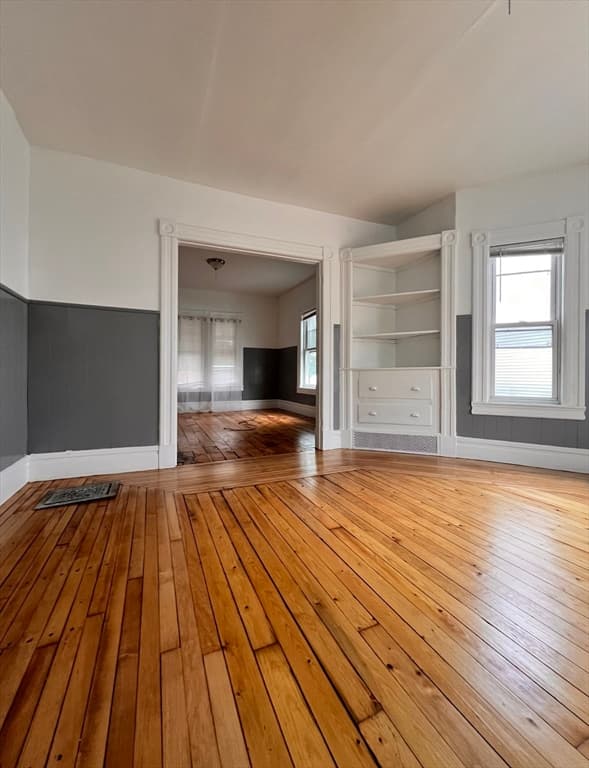24 Nelson Ave photo 3