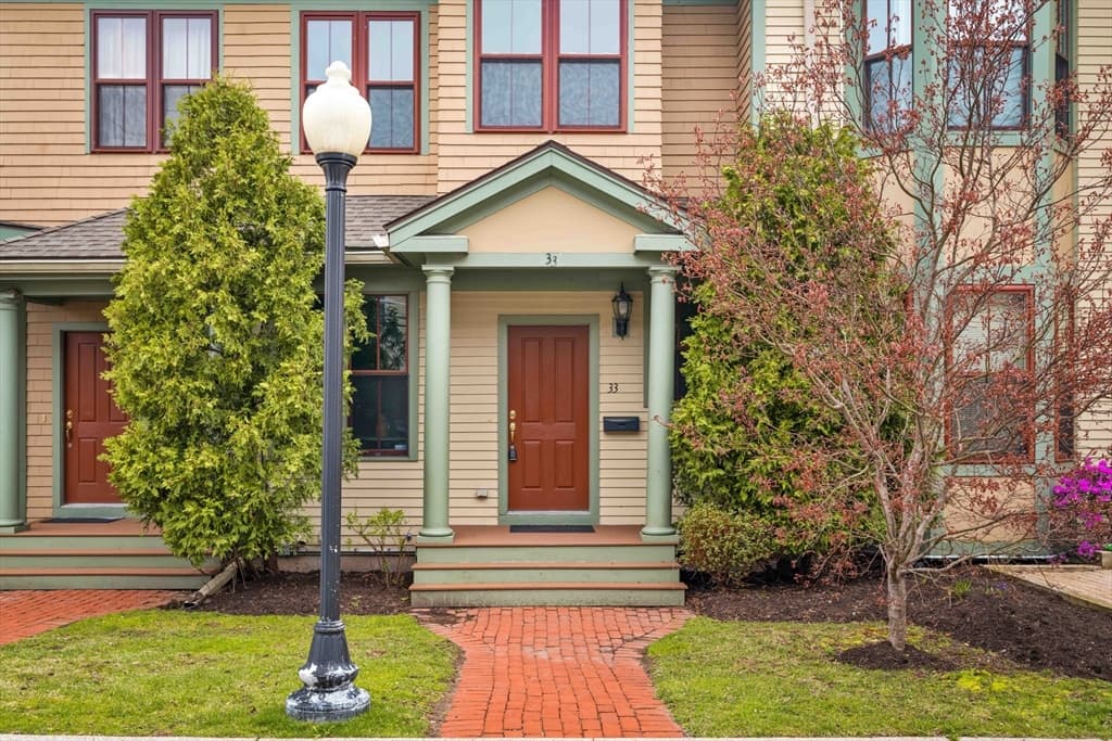 33 Weston Avenue #33