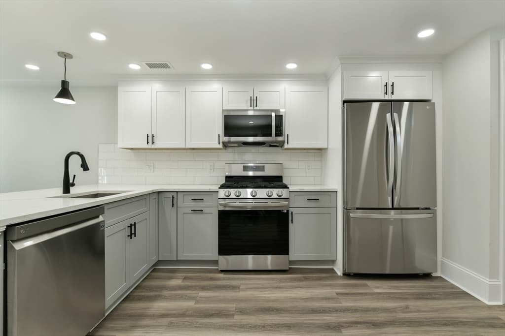 81 White Street #1 photo 2