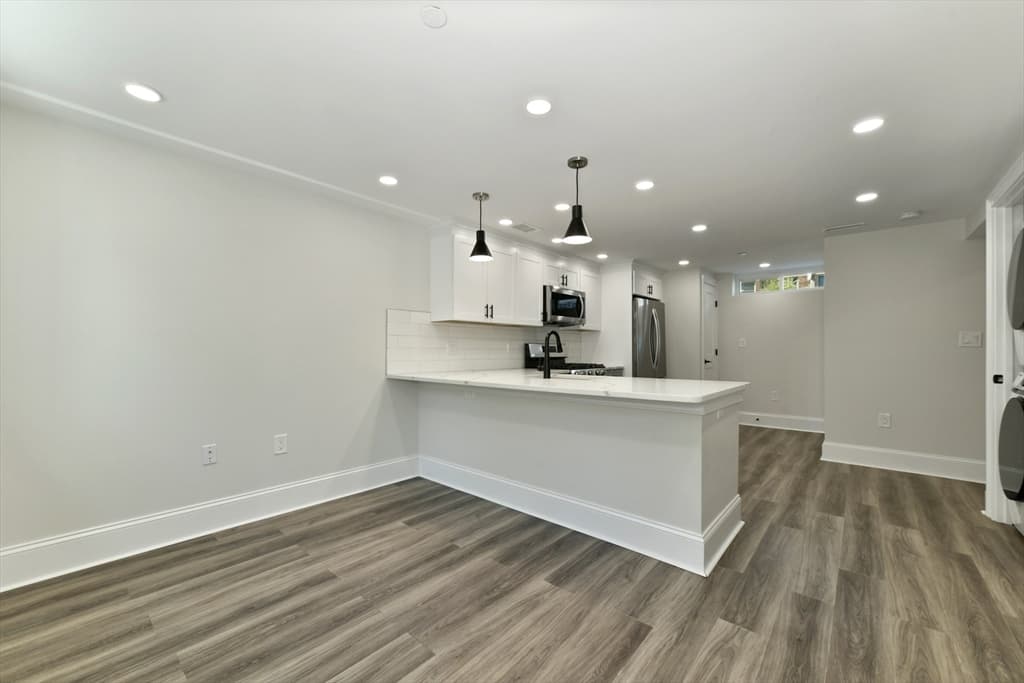 81 White Street #1 photo 3