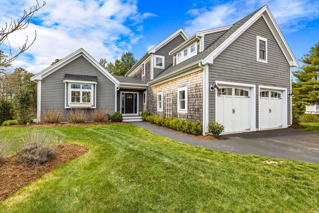 9 White Pine Ln
