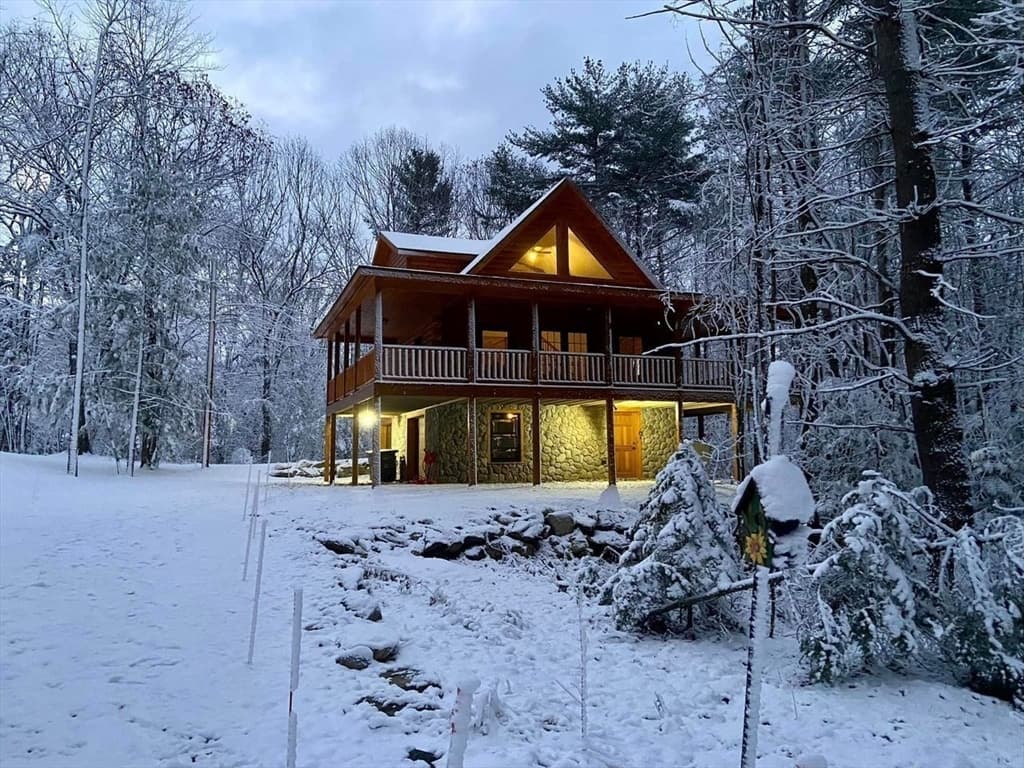 12 Mistletoe Dr