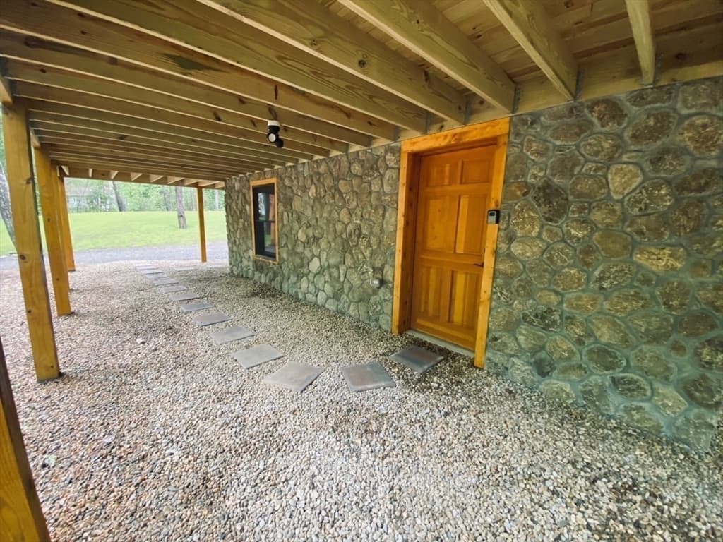 12 Mistletoe Dr photo 4