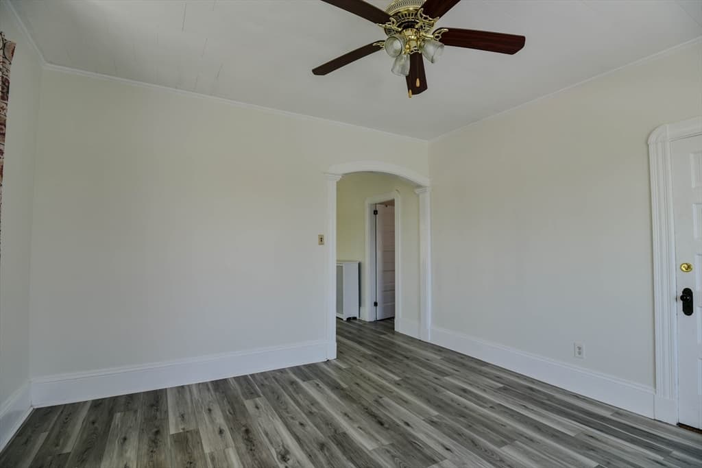 407-409 Bolton St #2 photo 5