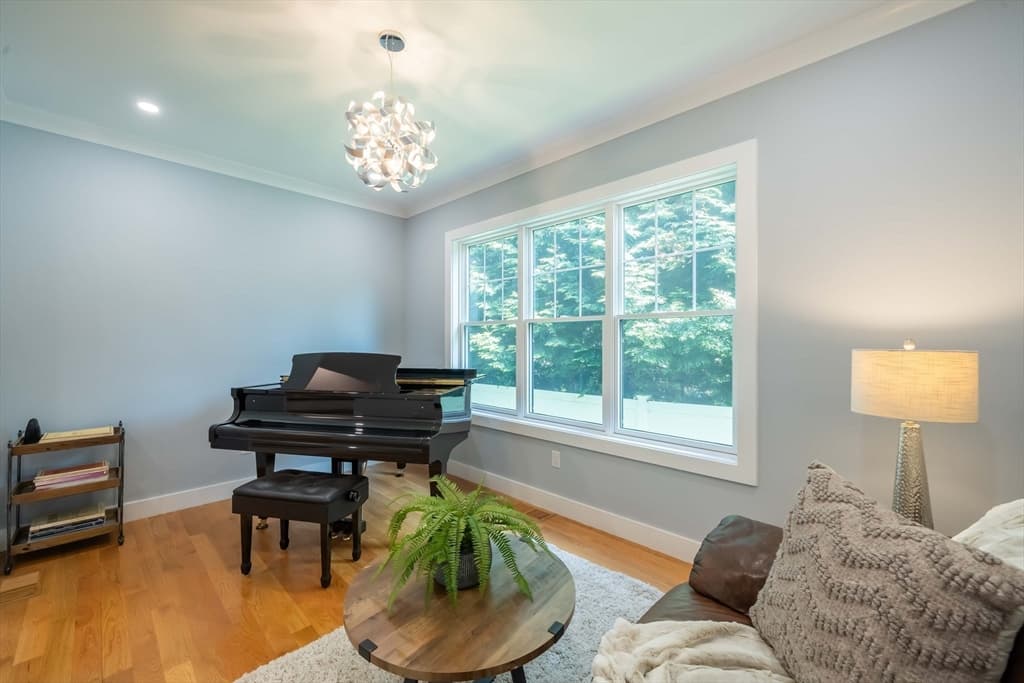 24 Grassland St photo 5
