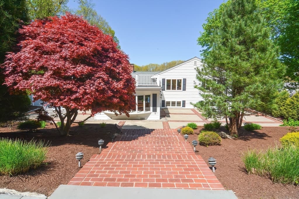 154 Cabot Street photo 3