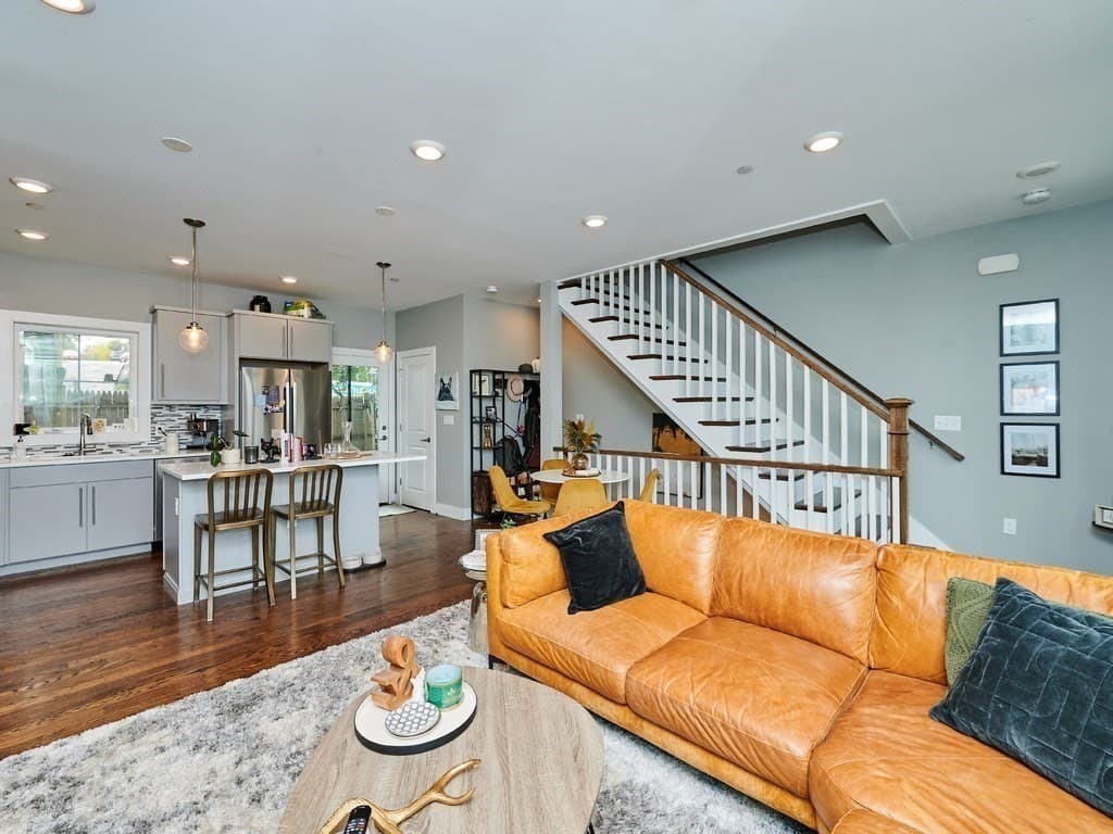 640 Mystic Ave photo 2