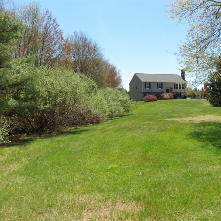 221 Purchase St photo 2