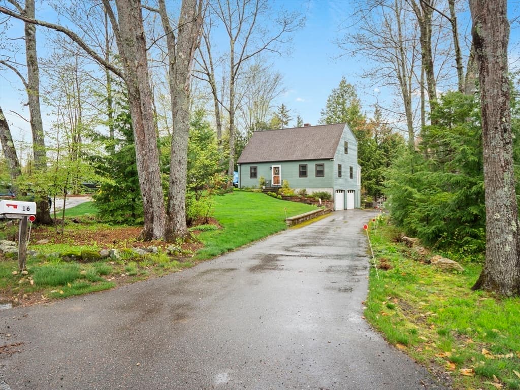 16 Blueberry Road photo 3