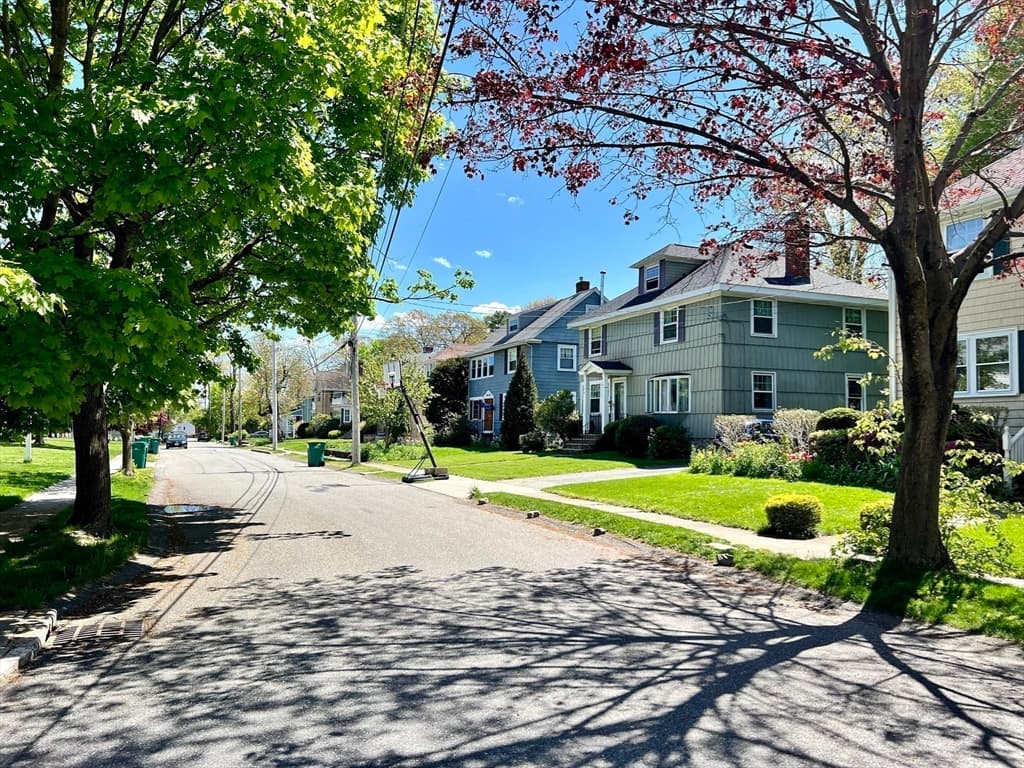 42 Marion Avenue photo 2